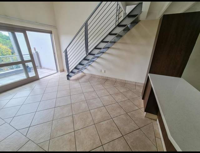 1 BEDROOM APARTMENT FOR SALE IN SUNNINGHILL